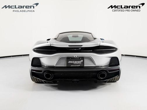 2023 McLaren GT Base