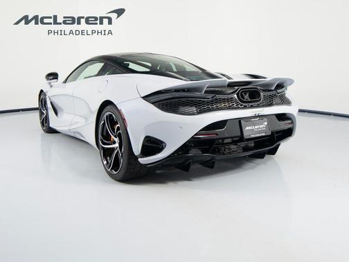 2026 McLaren 750S Base