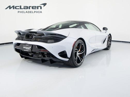 2026 McLaren 750S Base