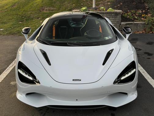 2026 McLaren 750S Base