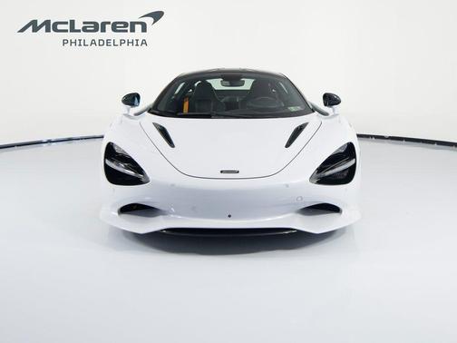 2026 McLaren 750S Base