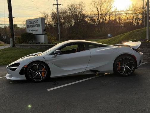 2026 McLaren 750S Base