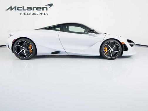 2026 McLaren 750S Base