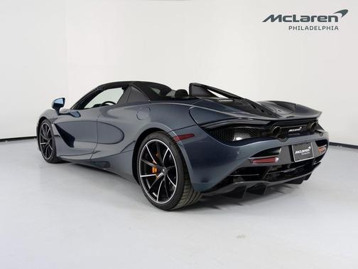 2022 McLaren 720S Performance