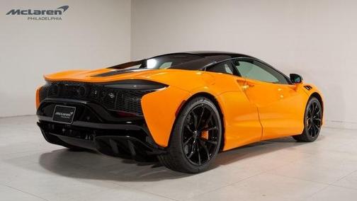2025 McLaren Artura Performance