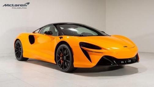 2025 McLaren Artura Performance
