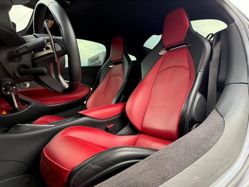 2023 McLaren Artura TechLux