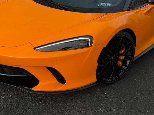 2023 McLaren GT Base