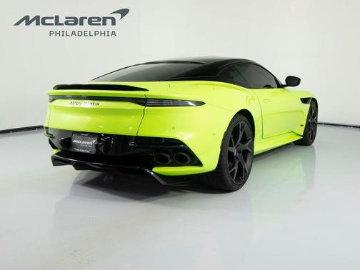Lime 2022 Aston Martin DBS Superleggera