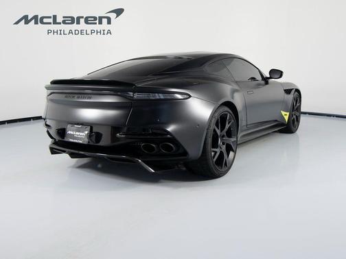 2022 Aston Martin DBS Superleggera