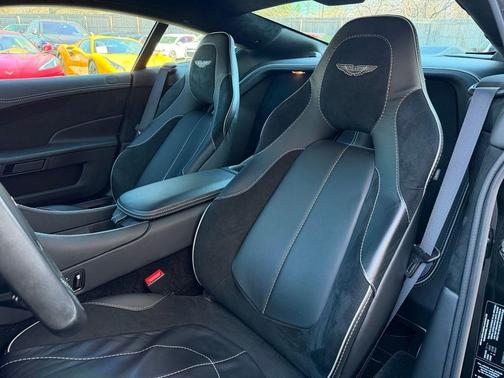 2015 Aston Martin Vanquish Base