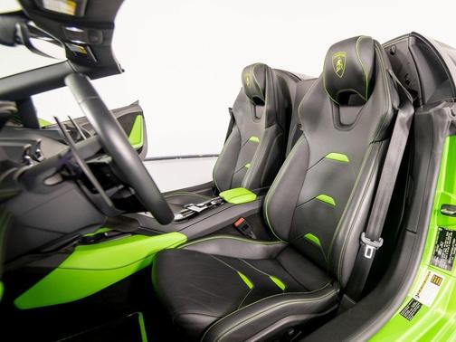 2021 Lamborghini Huracan EVO Base