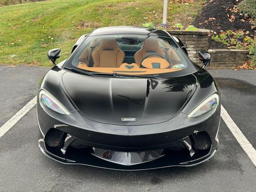 2023 McLaren GT Base