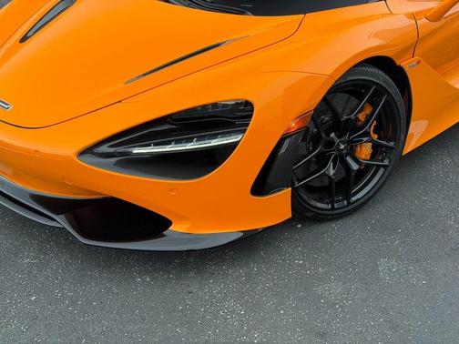 2024 McLaren 750S Base