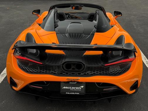 2024 McLaren 750S Base