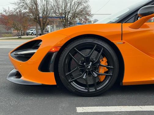 2024 McLaren 750S Base