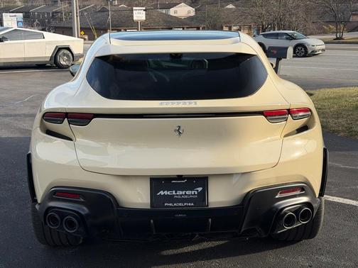 2025 Ferrari Purosangue Base