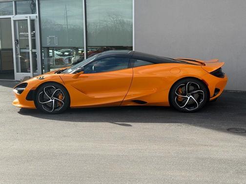 2025 McLaren 750S Base