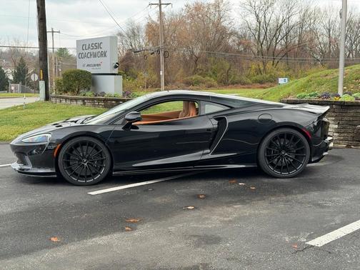 2023 McLaren GT Base