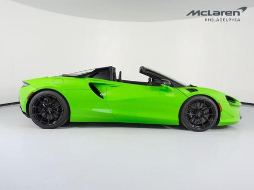 2025 McLaren Artura Performance