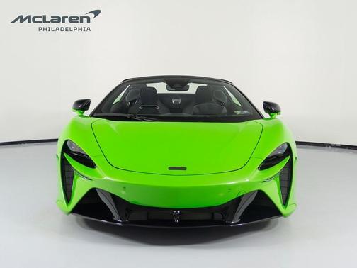 2025 McLaren Artura Performance