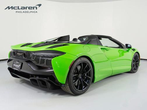 2025 McLaren Artura Performance