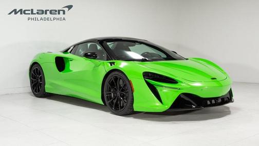 2025 McLaren Artura Performance