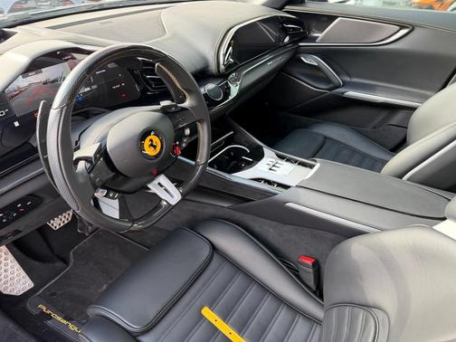 2025 Ferrari Purosangue Base