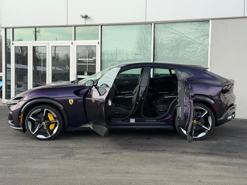 2025 Ferrari Purosangue Base