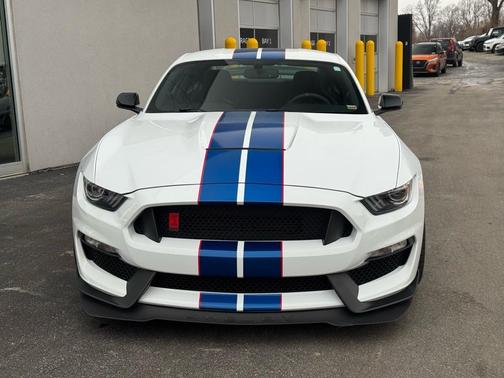 2017 Ford Shelby GT350 Base