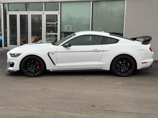 2017 Ford Shelby GT350 Base