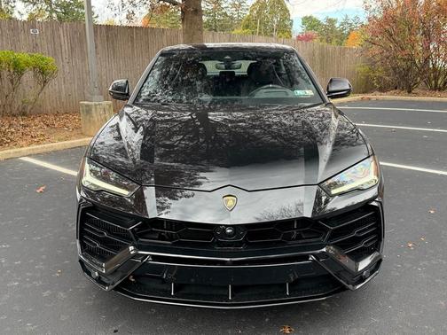 2022 Lamborghini Urus Base