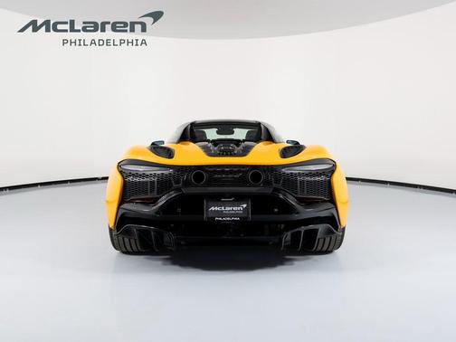 2025 McLaren Artura Performance