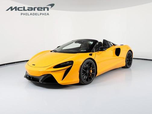 2025 McLaren Artura Performance