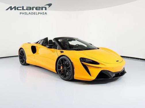 2025 McLaren Artura Performance