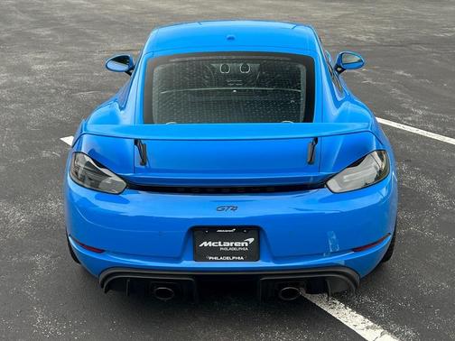 2022 Porsche 718 Cayman GT4