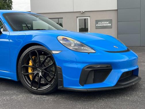 2022 Porsche 718 Cayman GT4