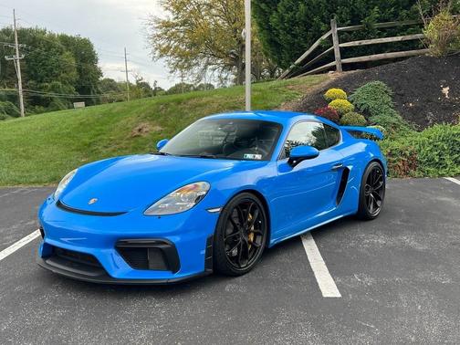 2022 Porsche 718 Cayman GT4