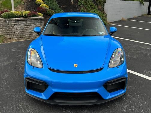 2022 Porsche 718 Cayman GT4