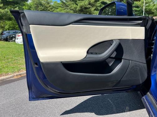 2023 Tesla Model S Plaid
