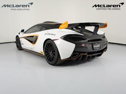 2020 McLaren 620R 