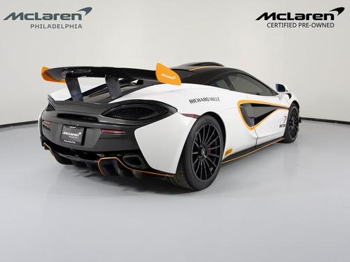 2020 McLaren 620R 