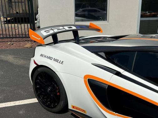 2020 McLaren 620R
