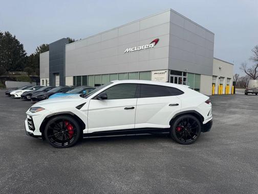 2019 Lamborghini Urus Base