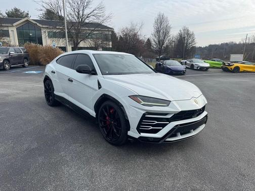 2019 Lamborghini Urus Base
