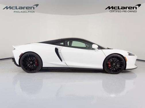 2022 McLaren GT Base