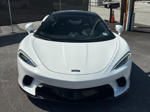 2022 McLaren GT Base