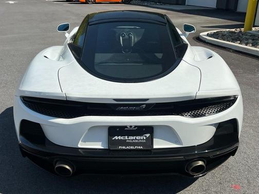 2022 McLaren GT Base