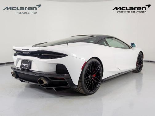 2022 McLaren GT Base
