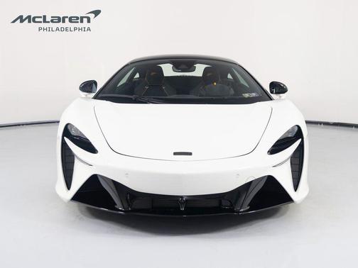2025 McLaren Artura Performance